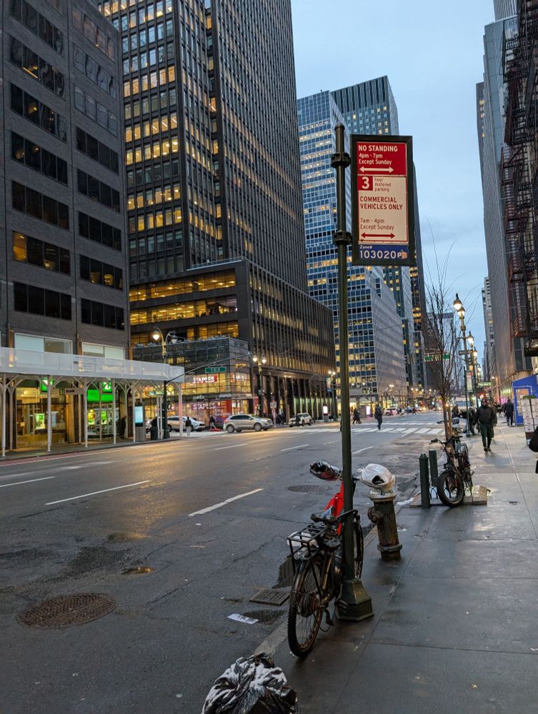 4:30 PM ET on a Monday of congestion pricing on 3rd Ave and E42nd St 