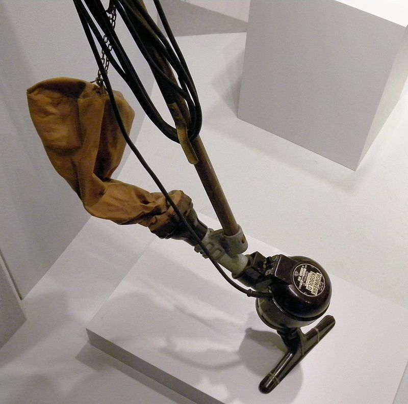 Vorwerk vacuum cleaner. Image source: https://de.wikipedia.org/wiki/Penisverletzungen_bei_Masturbation_mit_Staubsaugern