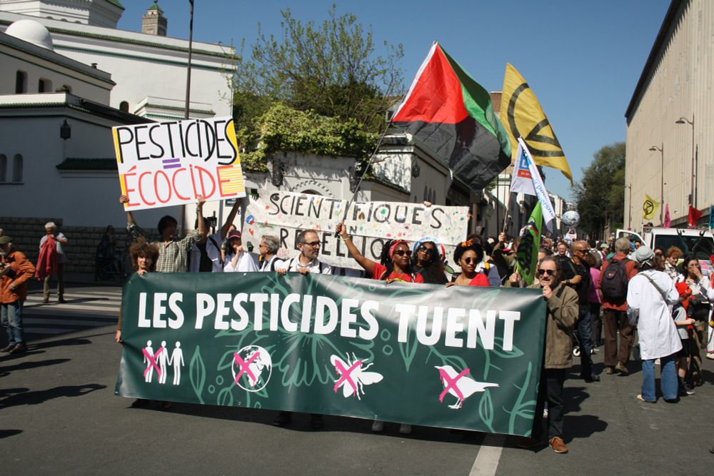 Photos de la manifestation Printemps Bruyant le 5.4.2025 à Paris