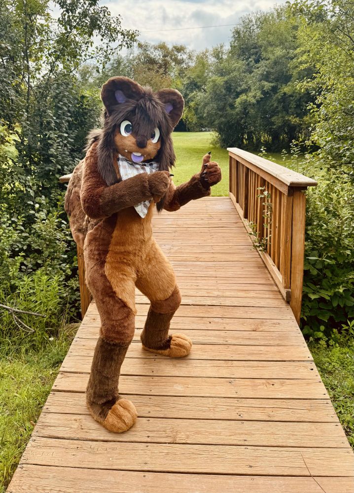 Petrichor posing with thumbs up on bridge 3