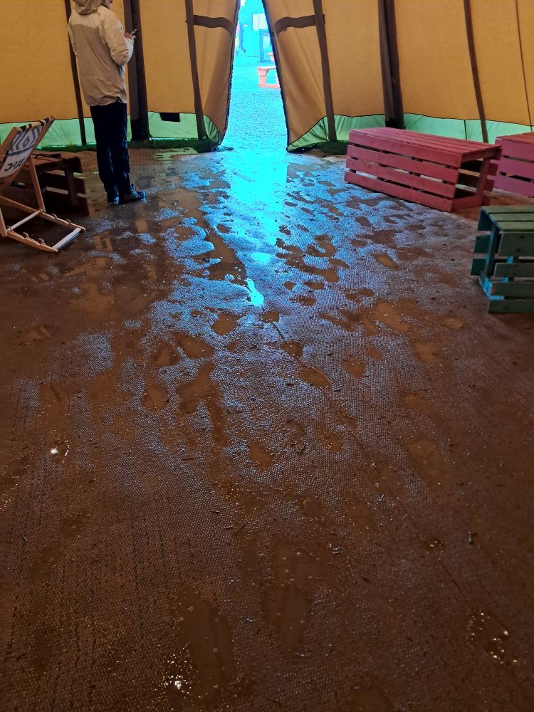 Tuile liath san Tipi 