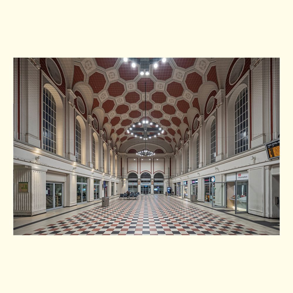 Hamm (Westfalen) Hauptbahnhof is a railway station in the city of Hamm in the German state of North Rhine-Westphalia. The station is one of the important InterCityExpress rail hubs in the eastern Ruhr area and is among the high-profile buildings of Hamm. 