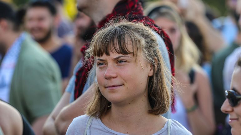 Des militants d'Extinction Rebellion se sont assis sur la route, bloquant l'accès à la raffinerie de Mongstad, à Bergen,...