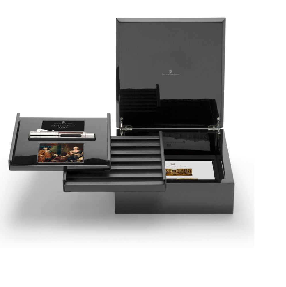 Photo of the box with the Graf Von Faber-Castell Limited Edition Pen of the Year 2016 Schloss Schönbrunn