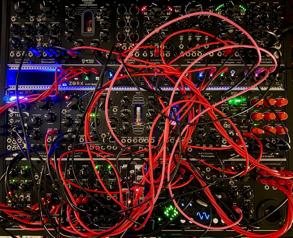 A drone/harsh noise modular synthesizer patch.