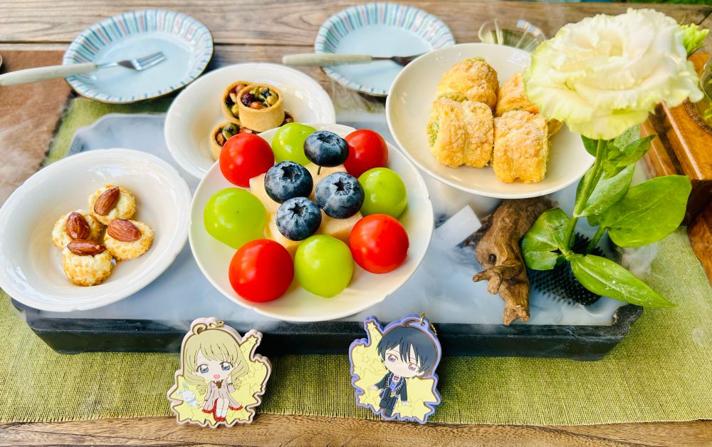 Tea set: assortment of pastries, nuts and fresh fruits

#YunaAki #ユナ秋 
#詩之本秋穂 #ユナ・D・海渡 #ユナD海渡　
#ShinomotoAkiho #AkihoShinomoto
#YunaD.Kaito #YunaDKaito