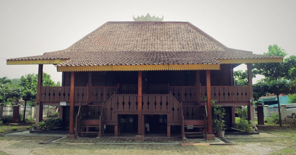 7 Ciri Khas Rumah Adat Lampung yang Harus Mama Ketahui