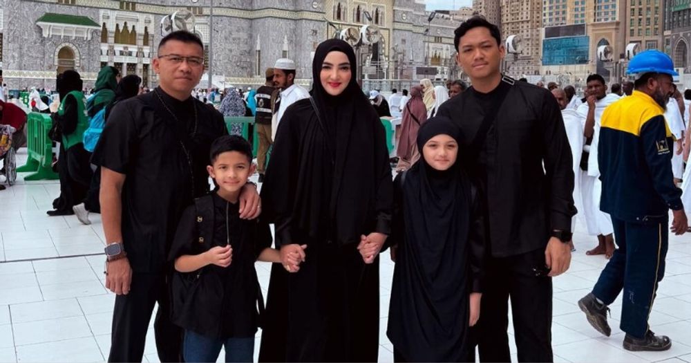 10 Foto Anak Artis Rayakan Idulfitri Bersama Keluarga, Lucu dan Kompak