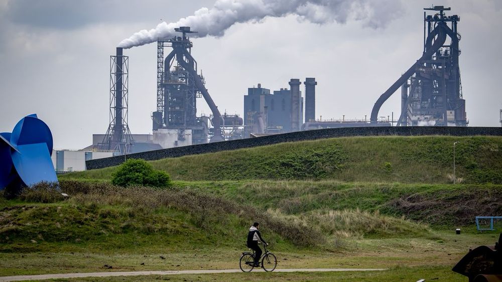 Uit onderzoek van Nieuwsuur blijkt dat staatssecretaris Aartsen aanvankelijk aanstuurde op een totaalverbod, maar hier op het laatste moment op terugkwam.