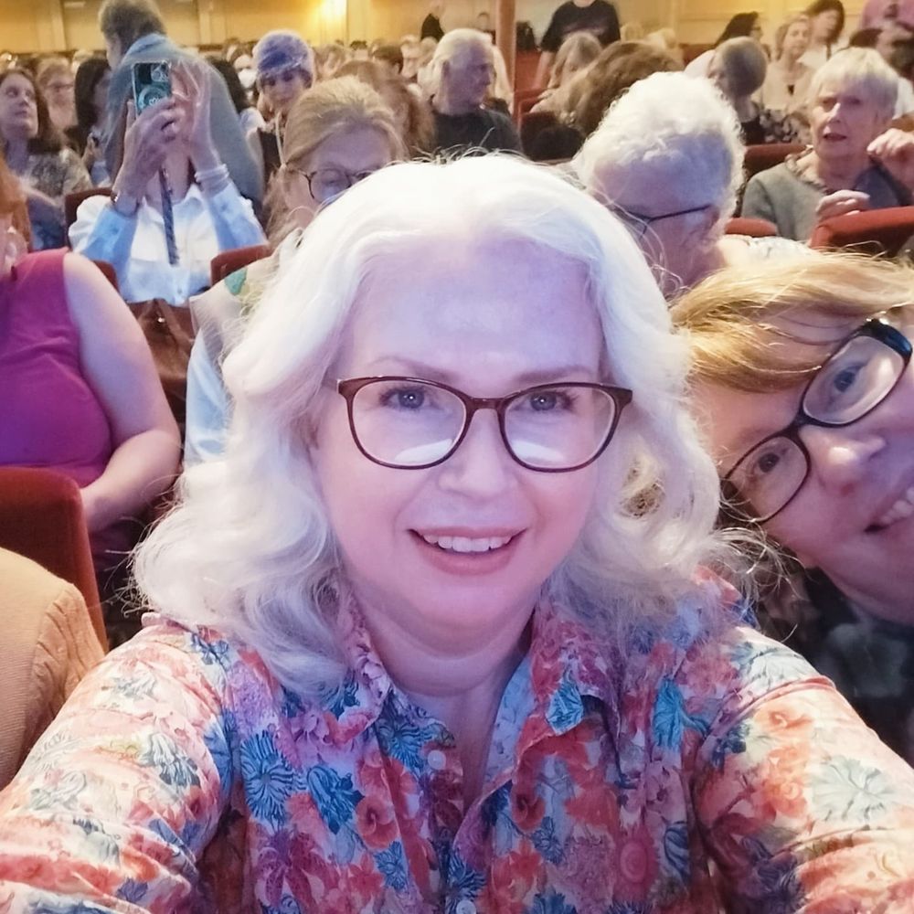 Author Cassandra O'Leary with Katrina Louise and audience members at the Athenaeum Theatre in Melbourne, waiting to see Marian Keyes speaking. 