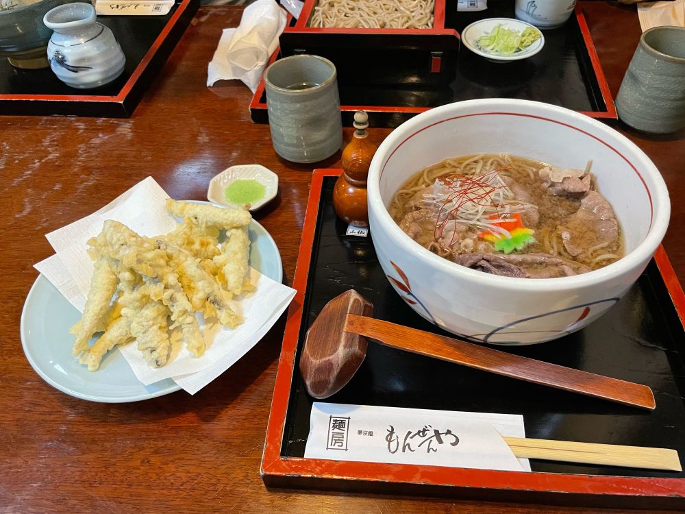 近江牛入り肉そばと小鮎の天ぷら