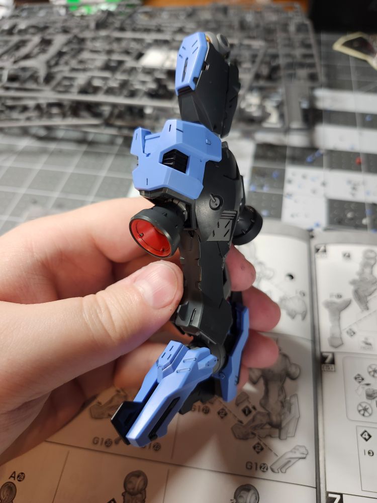 MG 1/100 Gundam Vidar leg