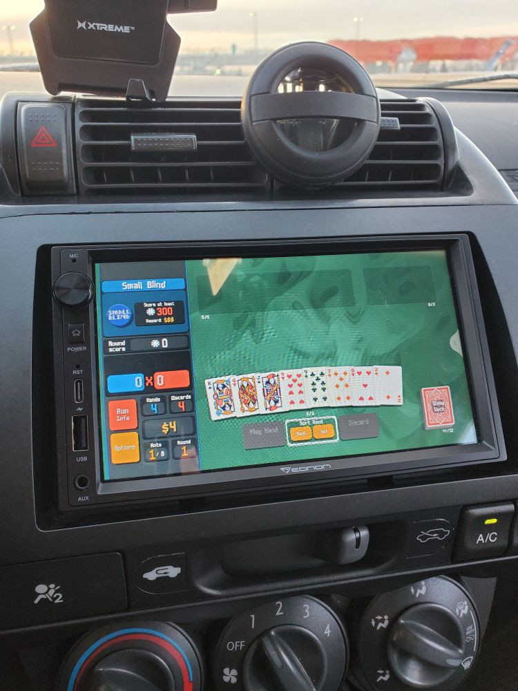 The gameplay screen. I am on the ante 1 small blind. I haven't scored any points yet.