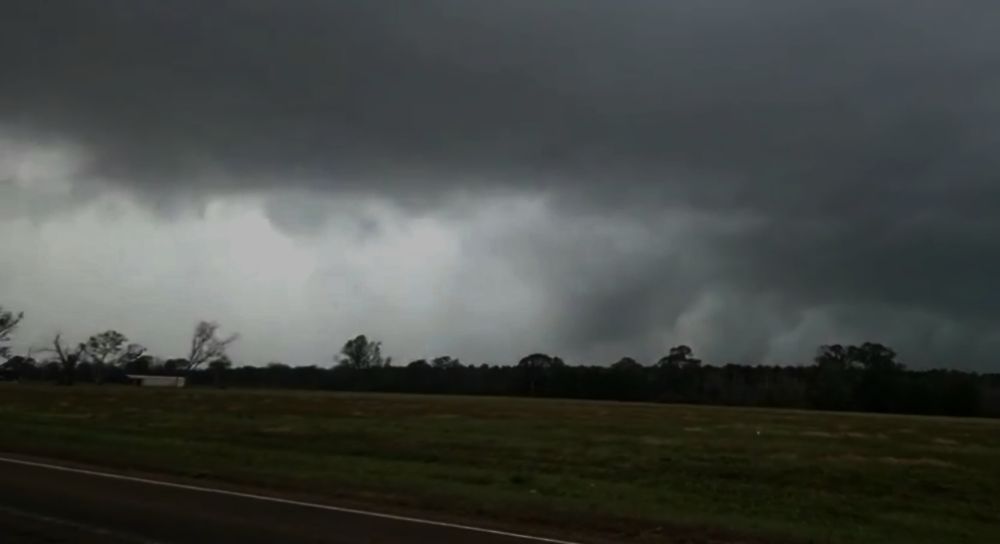 Quality degradation from our livestream.
Multivortex stage observed from using my camera to zoom in