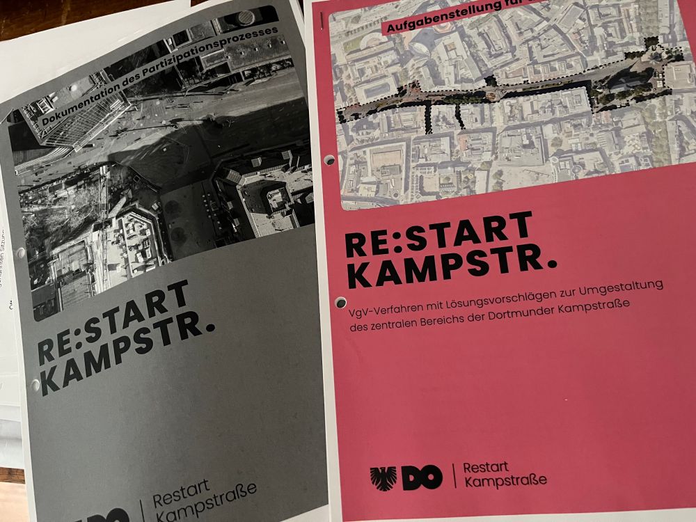 Zwei Pamphlete zu neuern Überlegungen bezüglich der Bauruine Kampstraße. Die sehr guten Anträge der PARTEI wurden alle nicht berücksichtigt. Schlimm!