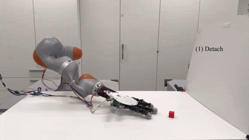 Detachable Robotic Hand Crawls Around on Finger-Legs