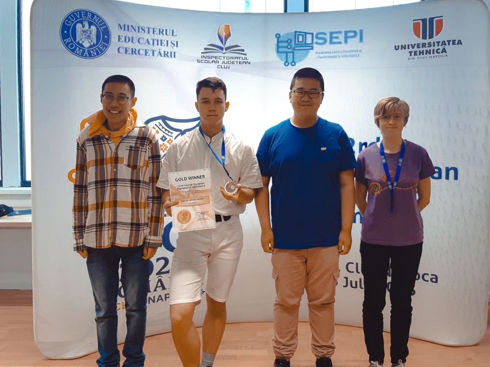 Vlnr Shuheng Wei, Maksym Shvedchenko, Kevin Haocheng Gong, und Daphne Carmesin.