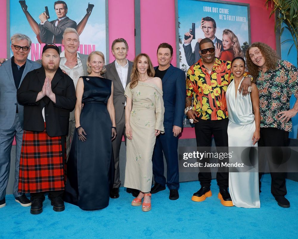 Al poses with cast of The Naked Gun at the New York premiere
