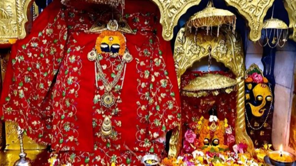 Himachal News: Thousands of devotees reached the court of Shaktipeeth Shri Naina Devi on the second day of Gupt Navratri, wishing for happiness and prosperity