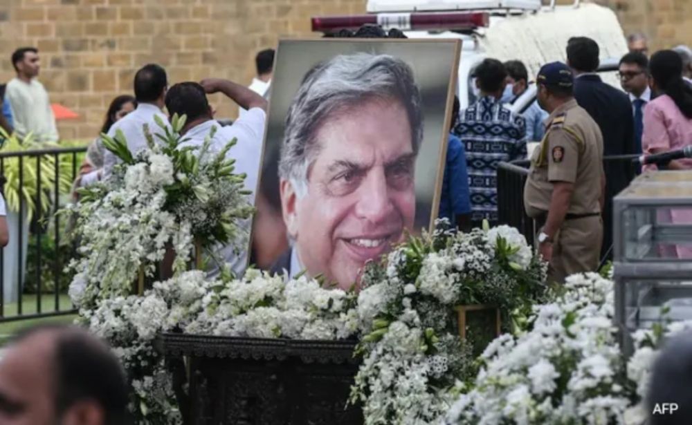 Ratan Tata cremated with state honours, thousands pay tribute