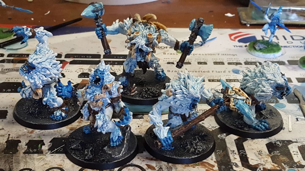 Five yeti ready for battle!