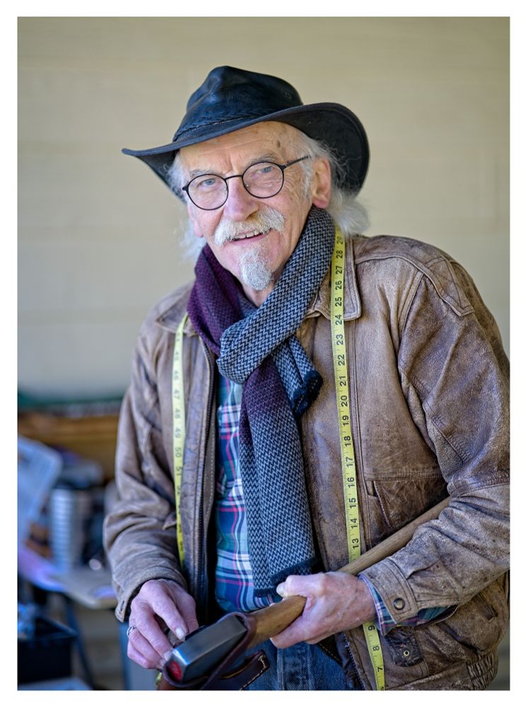 The leathergoods stallholder