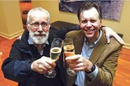Barry Marshall und Robin Warren | Den Nobelpreis für Physiologie oder Medizin des Jahres 2005 teilen sich die Australier Barry Marshall (links) und Robin Warren. Gemeinsam entdeckten sie das Magenbakterium Helicobacter pylori und dessen Rolle bei der Entstehung von Gastritis und anderen Magenkrankheiten (u.a. durch heroischen Selbstversuch Marshalls). 