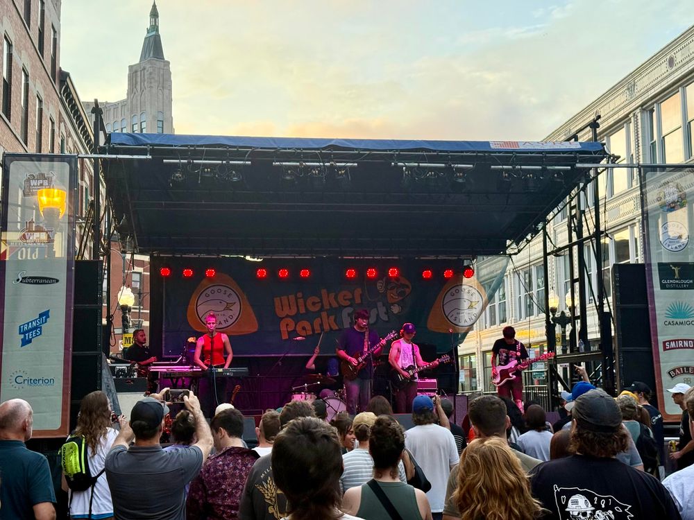 Liquid Mike playing at Wicker Park Fest.