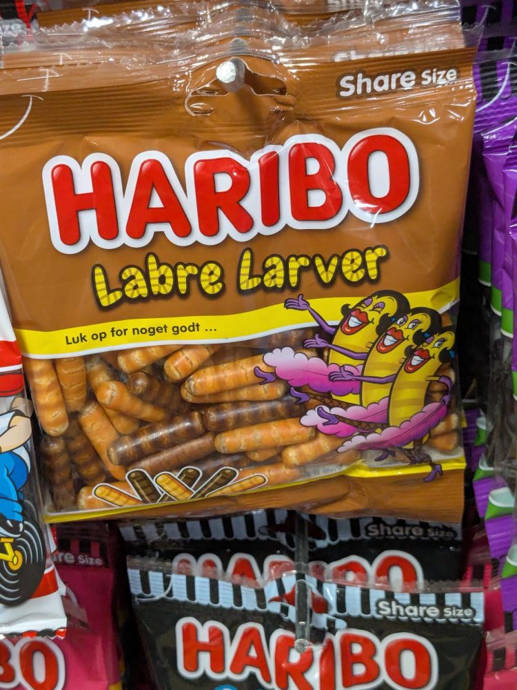 A bag of Haribo Labre Larver candy, with the tagline "luk op for noget godt..."