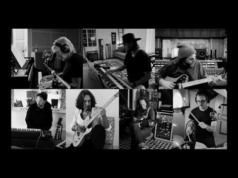 Roger Waters - The Bravery of Being Out of Range