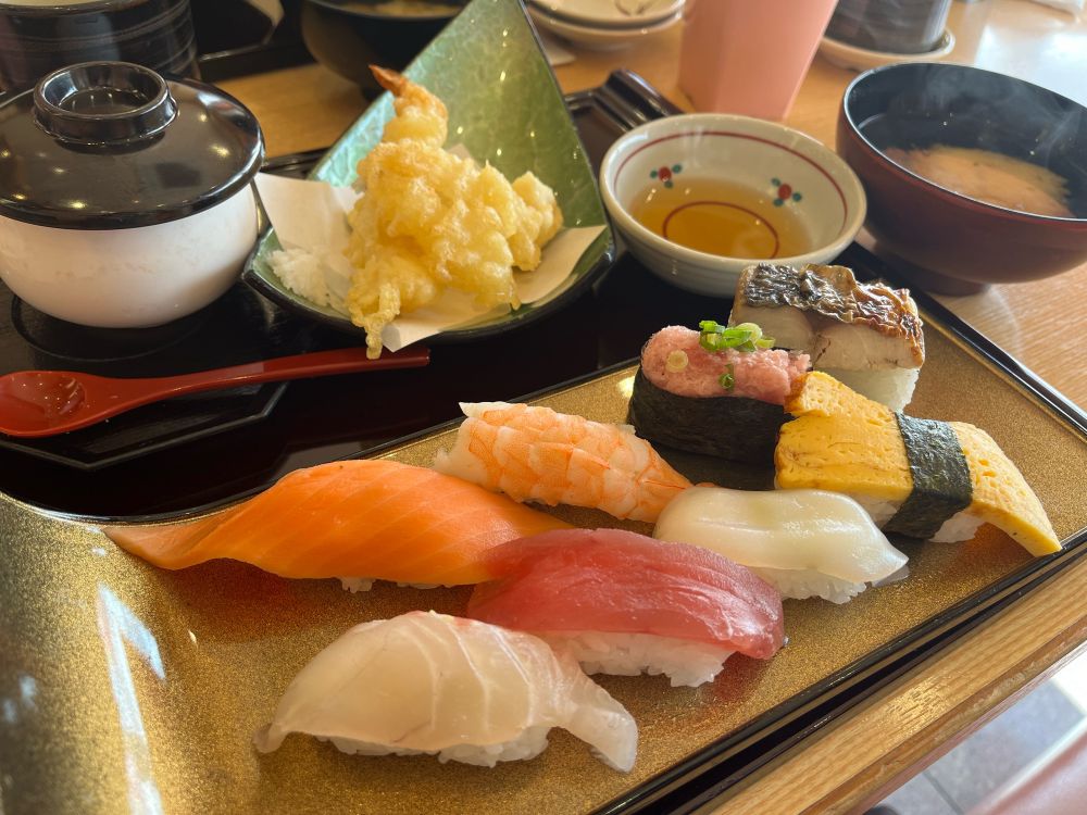 海座の寿司ランチ