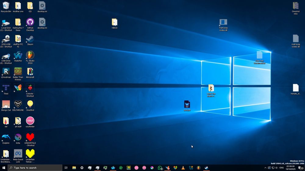 picture of desktop
(what am I supposed to say here? there is nothing that's really of note in this picture, it's just my desktop.)