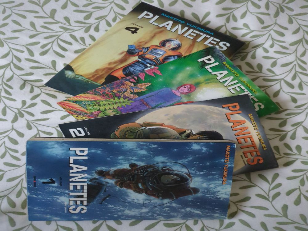 Quatre tomes de Planètes par Makoto Yukimura, pour ceux qui n'aiment même pas les mangas.