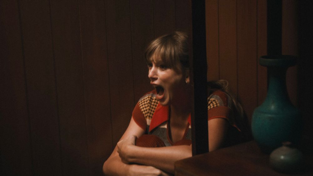 Screencap of Taylor Swift screaming in the Anti-Hero music video.
