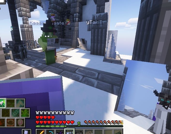 Eu, a Kate e o Taki explorando uma dungeon do cataclysm, por algum motivo o Taki bugou e ficou invisível 