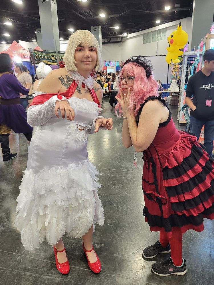 Chimera Falin cosplayer and Gina Biggs at SuperCon 2025
