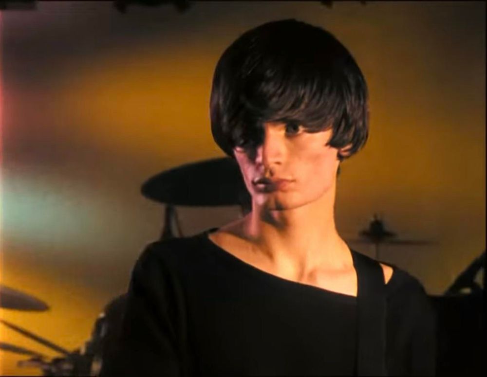 Creep era Radiohead with KPOP hair