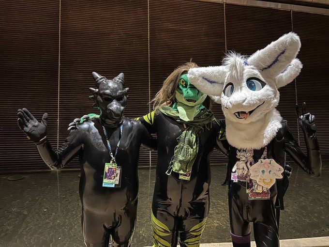 Jraxal, Saph (partially obscured by dragon ears) and Sprocket