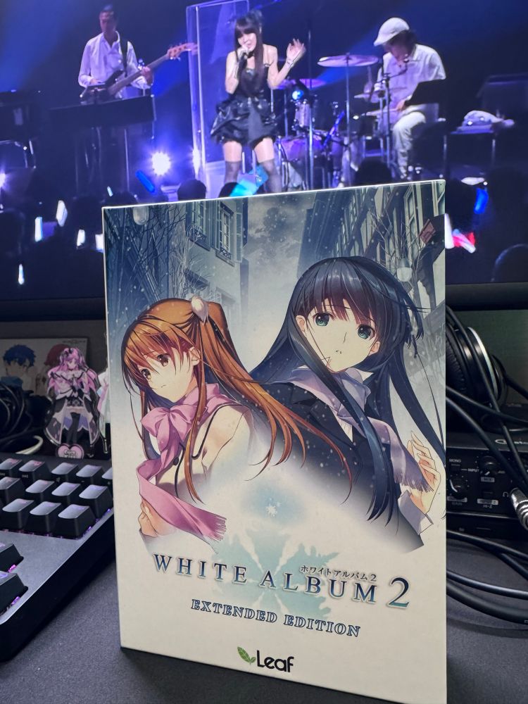PC版WHITEALBUM2と背景にWA2の
コンサート流してます〜