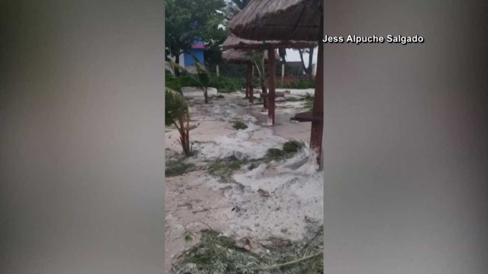 Video: Winds, rain lashing Mexico as Milton brushes Yucatán Peninsula