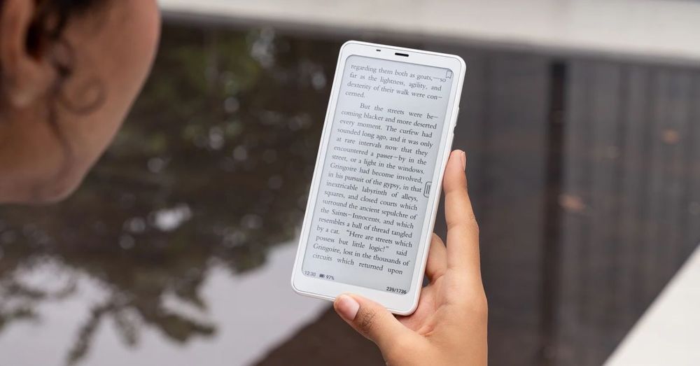 The smartphone-sized Boox Palma e-reader’s on sale exclusively for Verge readers