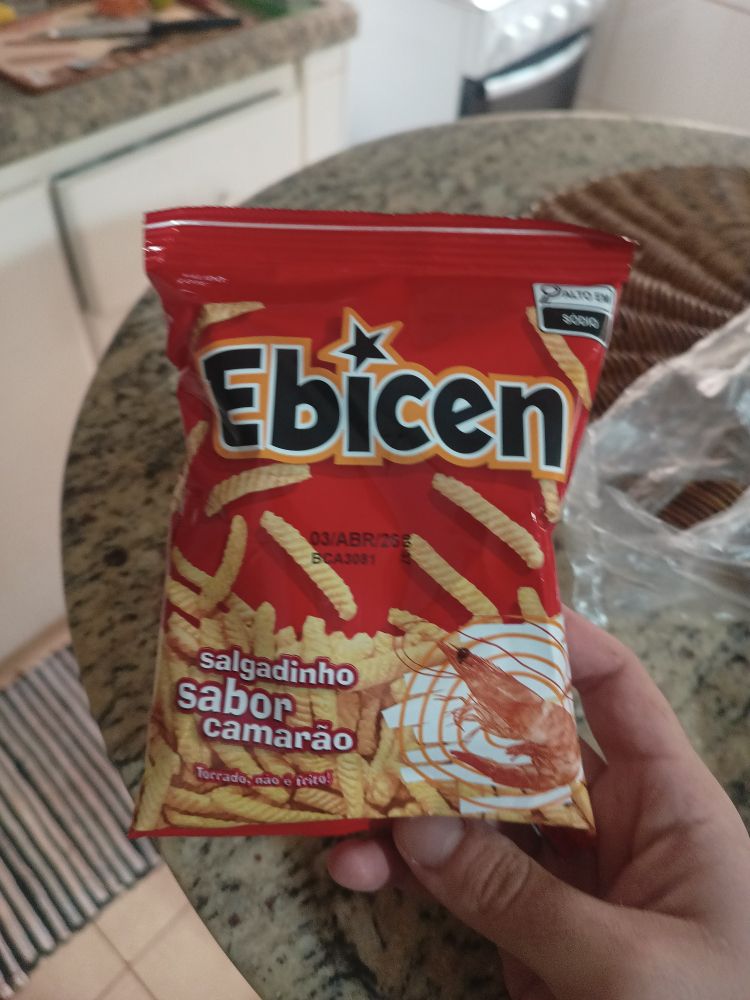 salgadinho torrado sabor camarão Ebicen