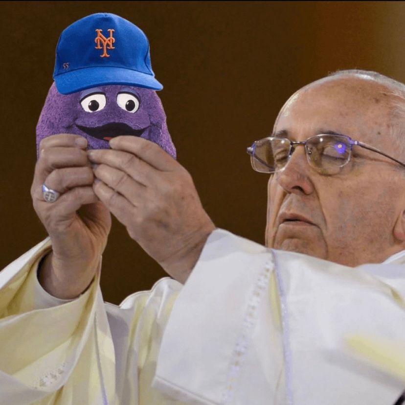 Pope Francis offering up the sacrament, which is Grimace in a Met’s cap, obviously. LFGM!!!