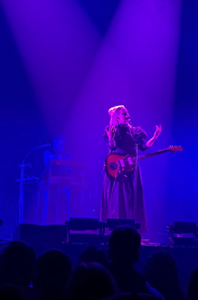 Eivør performing the song