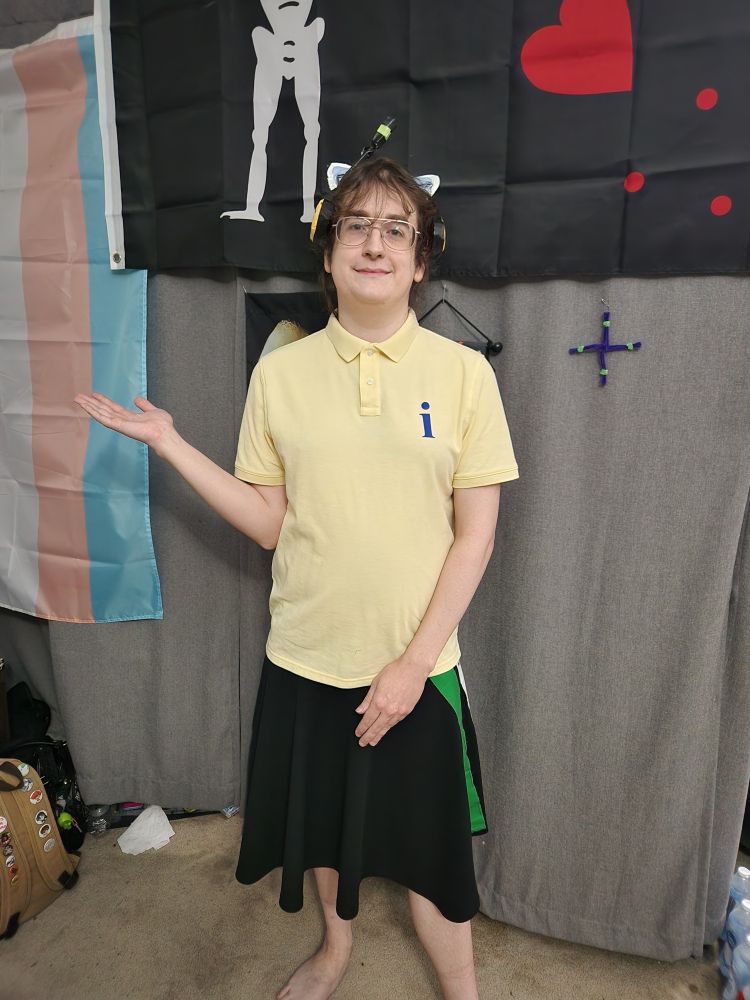 Person cosplaying as SeaDrive from YonKaGor's music video "Top 10 Things To Do Before You Die".