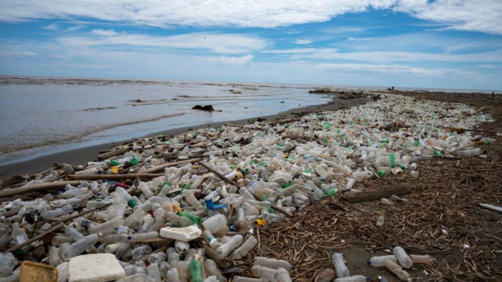 The plastics industry says this technology could help banish pollution. It’s ‘an illusion,’ critics say | CNN