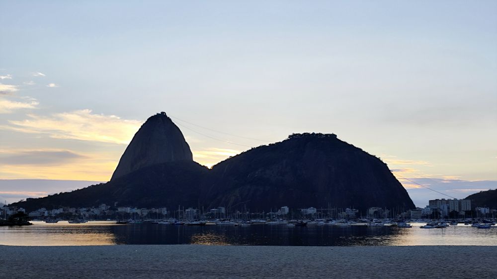 Pão de açúcar ao amanhecer