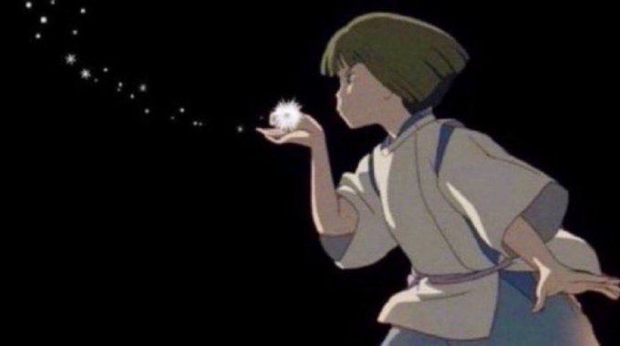 Howl do filme O castelo animado soprando um dente de leão 