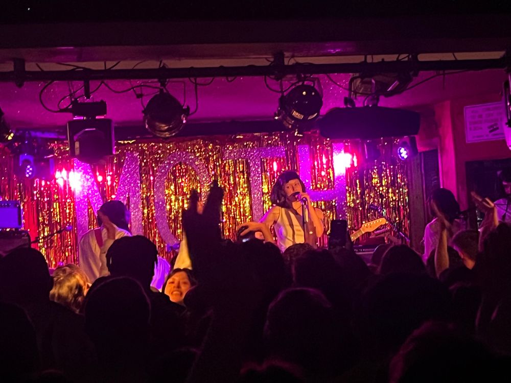 Wet Leg (playing as Uma Thurman) at the Moth Club