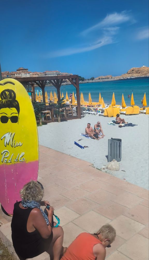 Fahrt vorbei am Strand von L'Isola Rossa.